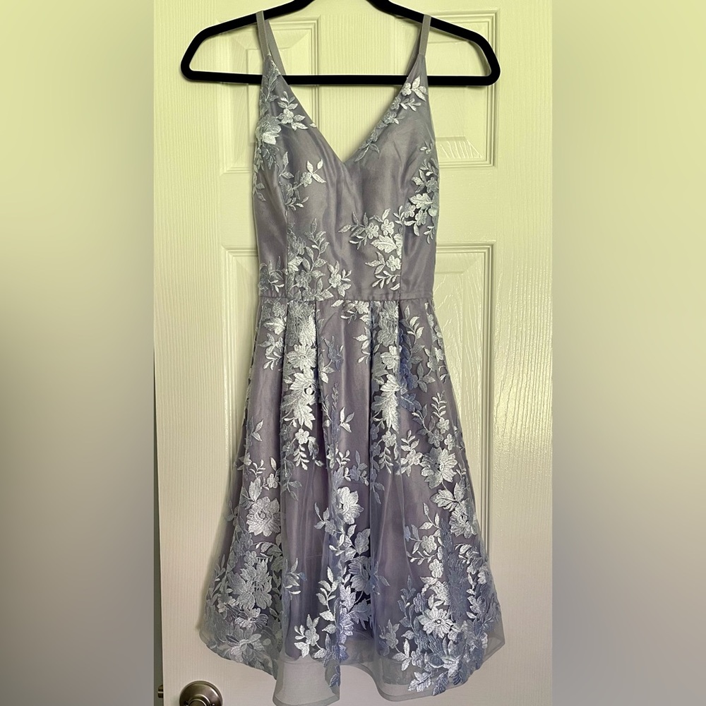 BCX light lavender w/ floral embroidery dress. Sz 5 NWT - Picture 5 of 8